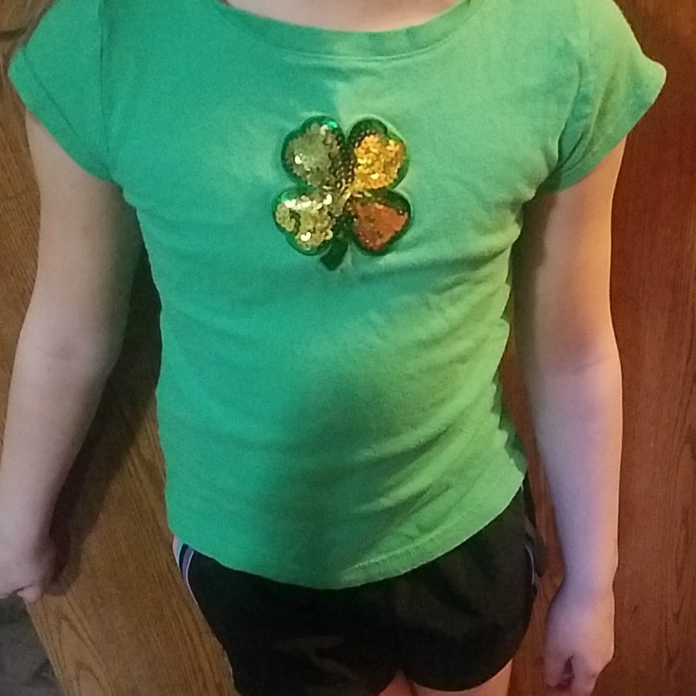 Girls clover sequin T-shirt
